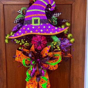 Halloween Witch Hat Wreath - Glittery Orange & Purple Bow, Spooky Door Hanger for Fall - Festive Halloween Decoration for Front Door Porch