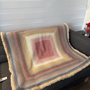 Oversized Crochet Blanket – Sunset Gradient Granny Square Throw with Faux Fur Trim