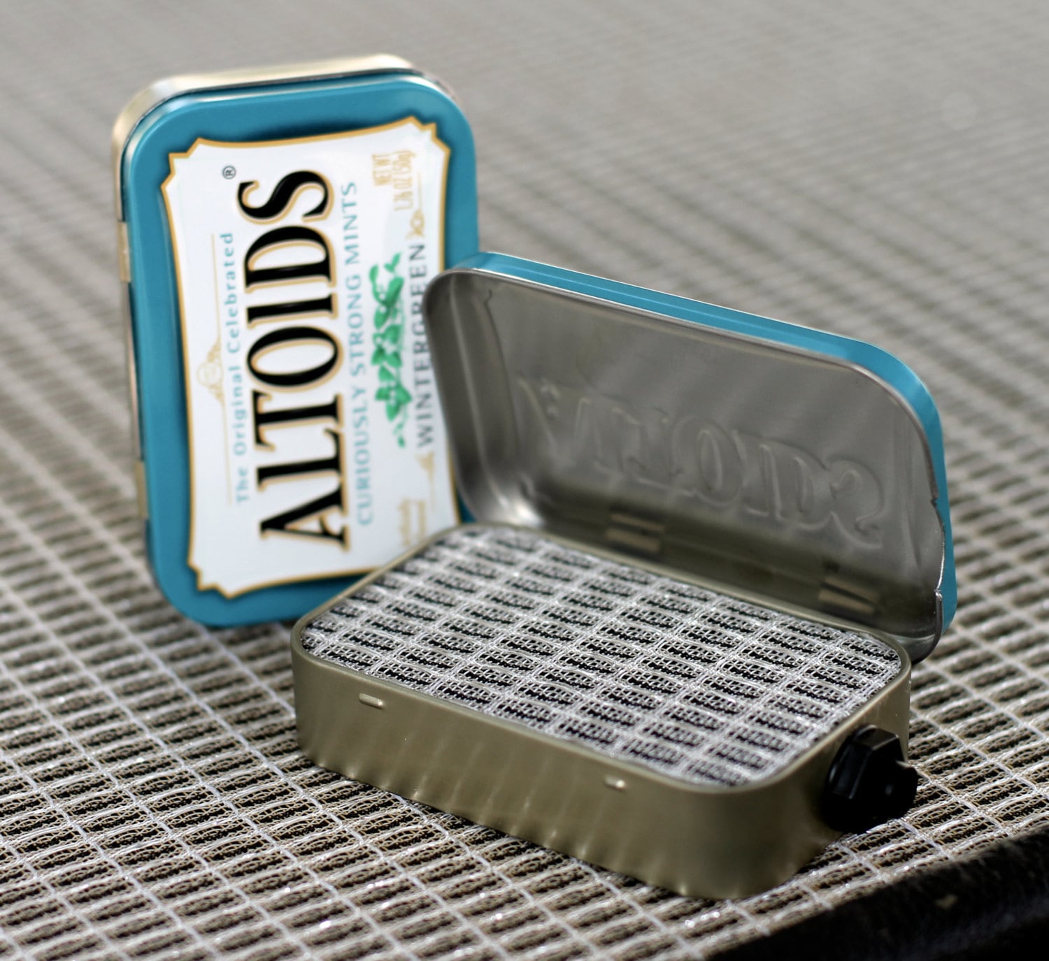 Portable Mint Tin Amp and Speaker for Electric Guitar Altoids Blue
