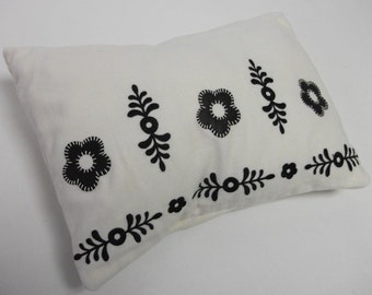 SALE Handmade Daisy Applique Pillow