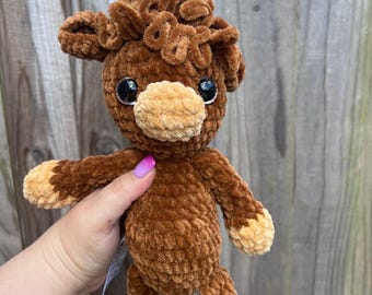 Crochet Highland Cow Plush: Soft Chenille Amigurumi Toy