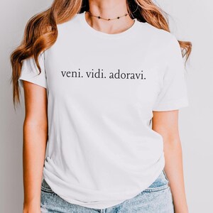 Catholic T-Shirt for Women Catholic Shirt Latin Catholic Tee Shirt for Catechist Gift for Catholic Woman Veni Vidi Adoravi Catholic Shirt