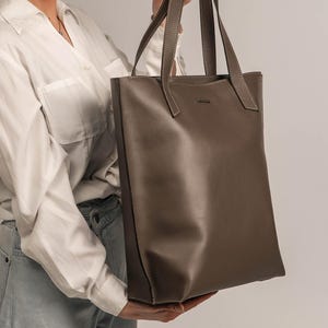 Leather Tote Bag, Handmade Genuine Tote Bag, Work Tote Bag, Personalized Leather Bag, Women&#39;s Laptop Bag, Everyday Tote Bag,Custom Wife Gift