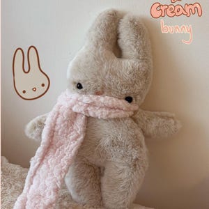 Schattige handgemaakte knuffels 'Bunbie' Cookies&Cream Bunny