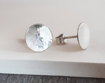 Circle hammered studs - Sterling Silver stud earrings - 1cm - Handmade in UK