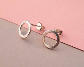 Circle studs Sterling Silver - 1cm small round silver stud earrings - Minimalist ladies earrings - Handmade in the UK