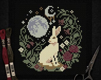 月のウサギのクロスステッチパターン • 魔女のウサギの月の民話 PDF • ゴシック天体刺繍 • ダークコテージコアの黒いアイーダ装飾