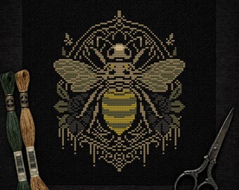 ゴシックビーのクロスステッチパターン • ダーク昆虫学のPDF • ウィムジゴス風マルハナバチの刺繍 • ダークアカデミア風ブラックアイーダ装飾