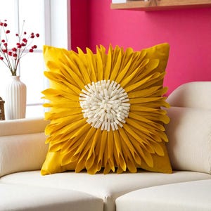 Pillowcase,45x45cm Velvet 3D Chrysanthemum Cushion Cover, Luxury Decorative Pillowcase for Living Room, Bedroom, Sofa, and Home Décor