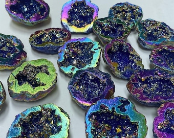 Regenbogen Titan Achat Geode: Natürliche Quarz Kristallhöhle, Wohnkultur