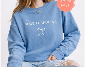 North Carolina Coquette Bow Sweatshirt, North Carolina State Crewneck, North Carolina Vacation Tee,  Souvenir Gift for Travel Lover