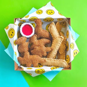 Felt Dinosaur Nuggets & Fries - Kids Play Food - Novelty and Nostalgic - Kids Gift - Play Kitchen - Handmade Toys - Montessori Aesthetic