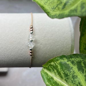 Delicate Boho Pearl Bracelet – Handmade Macrame Bracelet with Gemstones – Adjustable – Gift for Girlfriend – Handmade – Crystal