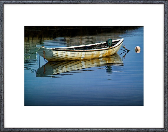 Barco anclado, Aguas tranquilas, Peggy's Cove, Puerto Atlántico