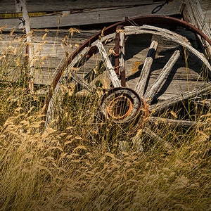 Wooden Wagon Wheel, Pioneer Farm, Farm Wagon, Prairie Photograph, South Dakota, Color Wall Decor, Fine Art Print, Landscape Photography