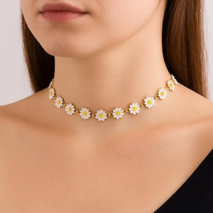 Daisy Flower Choker Necklace – Handmade Boho Floral Jewelry, Cute Summer Accessory, Adjustable Women’s Choker