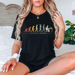 Programmer Evolution Coding T-Shirt, Funny Software Developer Gift, Computer Programmer Graphic Tee, Coder Nerd Shirt imagem 3