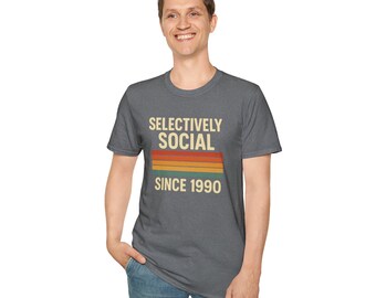 Funny Introvert T-Shirt: Selectively Social Since 1990, Retro Graphic