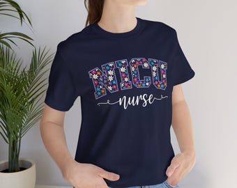 NICU看護師向け花柄文字Tシャツ｜新生児集中治療室シャツ