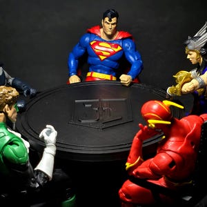 Custom 1:12 Scale Black Justice Table And Chairs For Action Figures