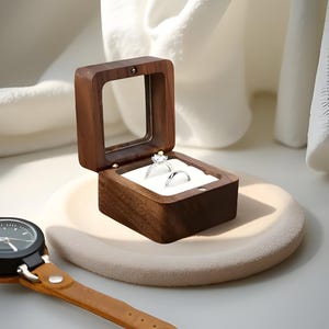 Boîte à bijoux en bois massif avec fenêtre en verre, boîte à bagues en microfibre élégante, étui à bijoux en bois minimaliste pour fiançailles, boucles d'oreilles ou cadeau