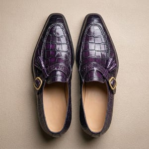 Handgefertigte lila geprägte Echtleder-Loafers Herren-Luxuskleidschuhe Exotic Texture Monk Strap