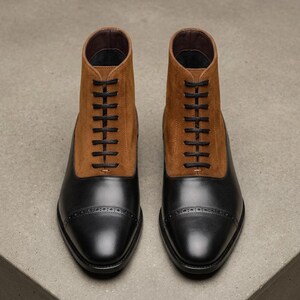 Bass Two-Tone Cap-Toe Derby in Brown & Black G.H. Bass Burlington Saddle Oxford Shoes 10.5 D Hemp Navy  main image 2