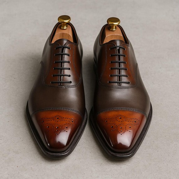 Handmade Two-tone Leather Oxford Shoes: Brogue Dress Shoes  display picture 1