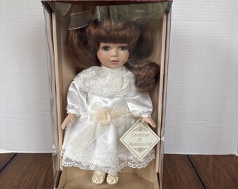 Collectors Choice Genuine Fine Bisque Porcelain "Stephanie" Display Stand NIB