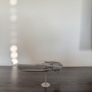 Anlace-class light frigate – 18 inches long – custom fan-made starship.