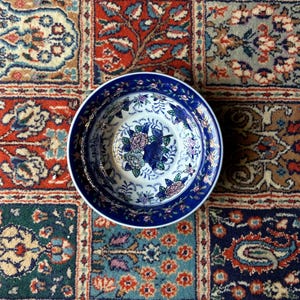 Cuenco de porcelana china antigua