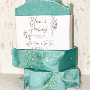 Jabón artesanal de aloe vera y árbol de té