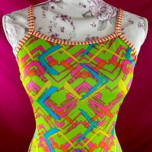 Vintage 90s/00s Dolfin Uglies Swimsuit Stripe Trim Size 34 (XS/S) One Piece Neon