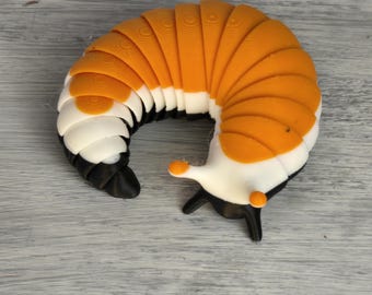 3D Printed Flexi Slug – Custom Color Fidget Desk Toy