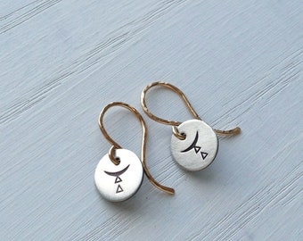 Boucles d'oreilles rondes en mélange de métaux dorés et argentés