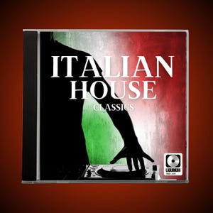 Può includere: Custodia per CD con la scritta "ITALIAN HOUSE CLASSICS" in bianco. Lo sfondo presenta i colori della bandiera italiana, rosso, bianco e verde. È visibile una silhouette nera di un DJ, con una mano su un giradischi.