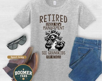 Camiseta de jubilado bajo nueva administración. Divertida camiseta de abuelo mapache con nietos. Lindo regalo de jubilación para abuelo o baby boomer. Camiseta humorística.