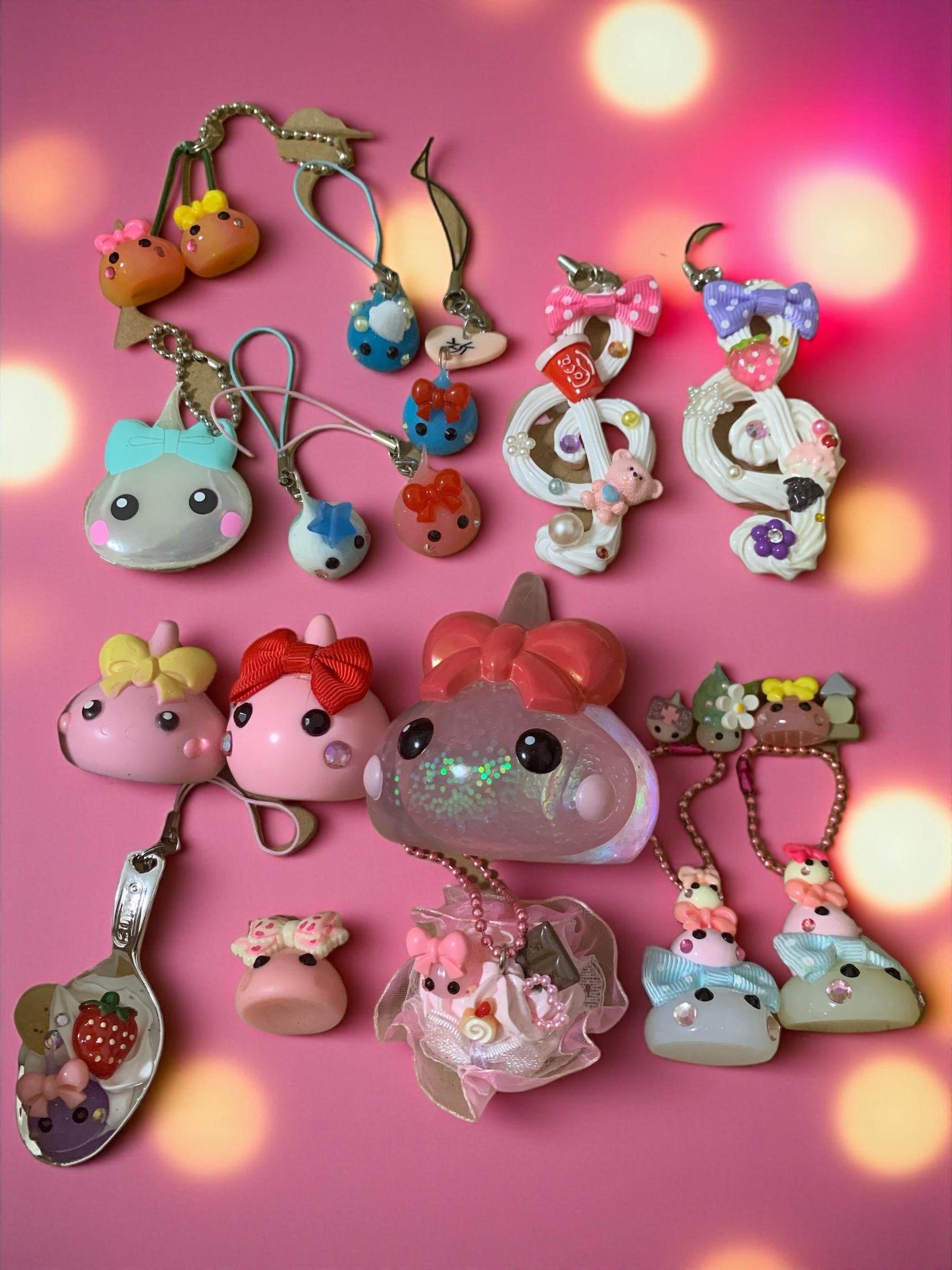 Miniature Hoppe-chan Keychain – Cream Cake Charm Figurine - Etsy