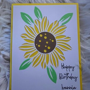 Grußkarte mit 3D-Sonnenblume, innen blanko. Personalisierte kurze Sentiment auf der Vorderseite. Benutzerdefinierte Karten- und Umschlagfarbe.