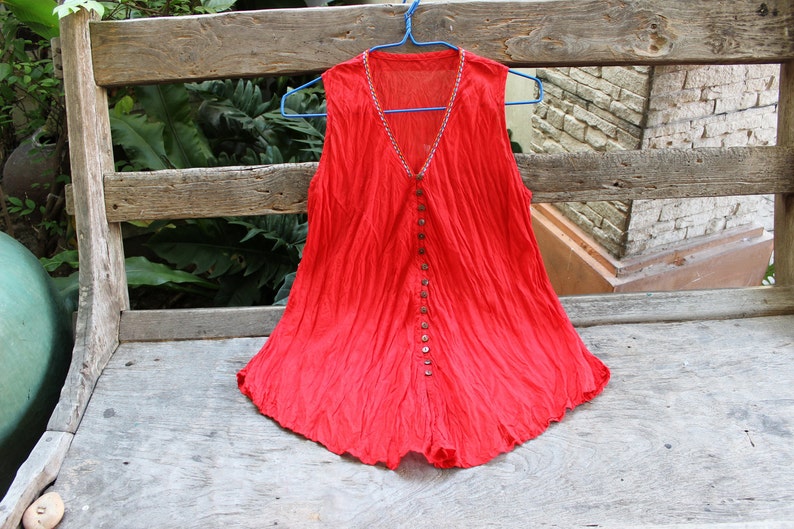 Comfy Roomy V Sleeveless Top Red