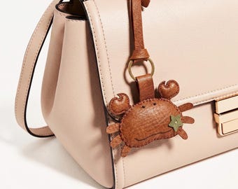 Llavero de cangrejo adorable, adorno para bolso con forma de animal marino, colgante para cartera con forma de cangrejo, llavero de vida marina, regalo costero para ella, accesorio de playa, adorno para bolso
