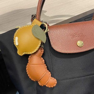 Handmade Lemon Keychain – Cute Fruit Leather Lemon, Leather Lemon Keyring, Gift for Her, Citrus Bag Charm, Unique Bag Charm