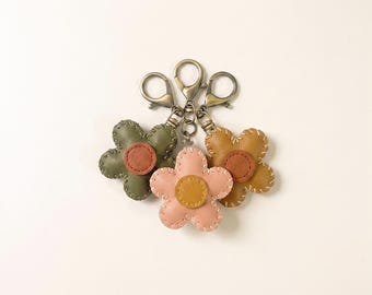 Leather Flower Keychain, Floral Bag Charm, Flower Leather Bag Charm, Gift for Her, Leather Key Ring, Bag Accessory