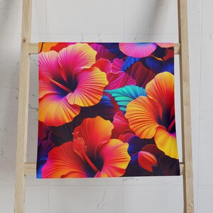 Tropical Floral Hand Towel: Vibrant Kitchen & Bath Decor