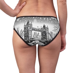 UK London Panties Cozy Winter-Themed Women&#39;s Briefs, Cute Lingerie, Holiday Gifts, Snowy Cityscape Underwear, B&W, Comfortable AOP Intimates