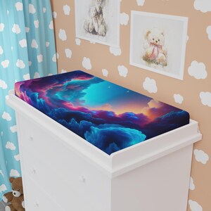 Cosmic Clouds ベビーチェンジングパッドカバー、保育園の装飾、ベビーシャワーギフト、柔らかくて心地よい、モダンなベビーアクセサリー