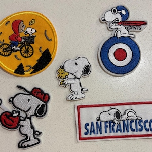 Toppe ricamate Snoopy dei Peanuts *Stirare o cucire
