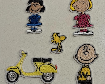 Peanuts Snoopy Family Embroidered patches. *Iron On or Sew On