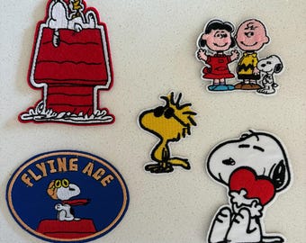 Set of 5 - Peanuts Snoopy Embroidery Patches *Iron on or Sew on