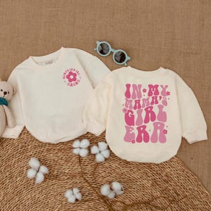 Personalized In My Mama&#39;s Girl Era Romper Sweatshirt, Smash Cake, Baby Shower Gift, Daisy Flower Baby Girl Bodysuit, Mama&#39;s Bestie Outfit